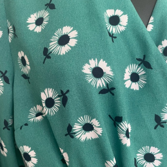 Halogen Wrap Top - Picture 2 of 2